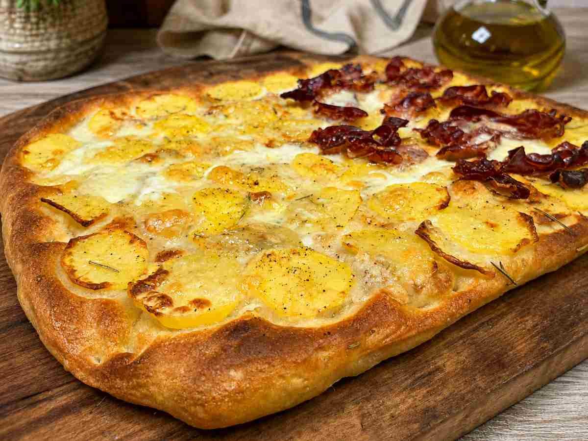 Focaccia speck e patate: ricetta facile